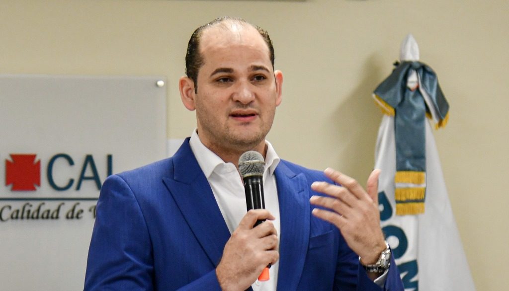 Adolfo Pérez De León Desmiente Rumores sobre Posible Designación en el Inabie y Ratifica su Compromiso con Promese/Cal