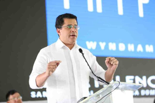 Ministro Collado entrega obras en Samaná con inversión que supera los RD$131 millones