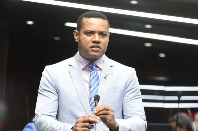 Diputado Gaddis Corporán renuncia del PLD
