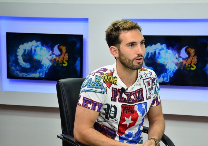 Karim se responsabiliza de publicad con drones en el Olímpico como aporte a la campaña de Dío