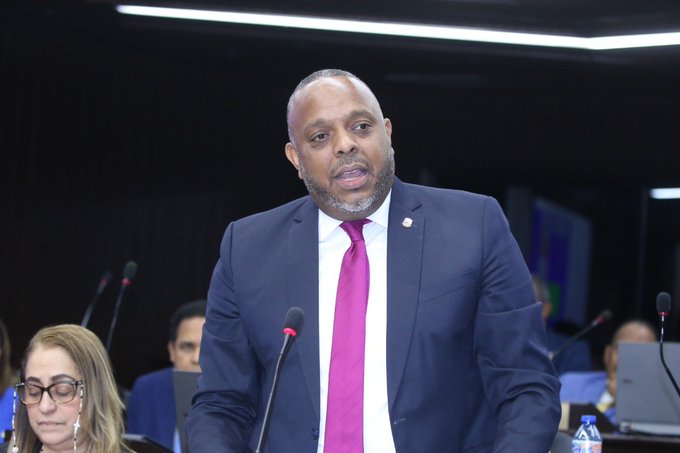 Luis Henríquez, vocero del PLD, corre riesgo de quedar fuera de la Cámara de Diputados