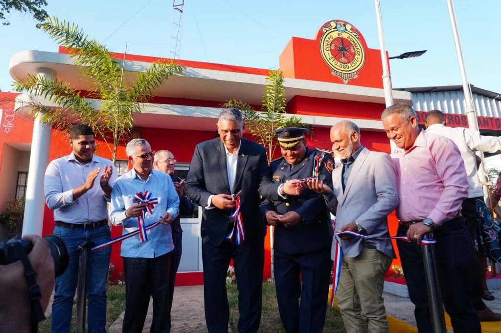 Ayuntamiento de SDE e Interior y Policía entregan estación de bomberos remozada