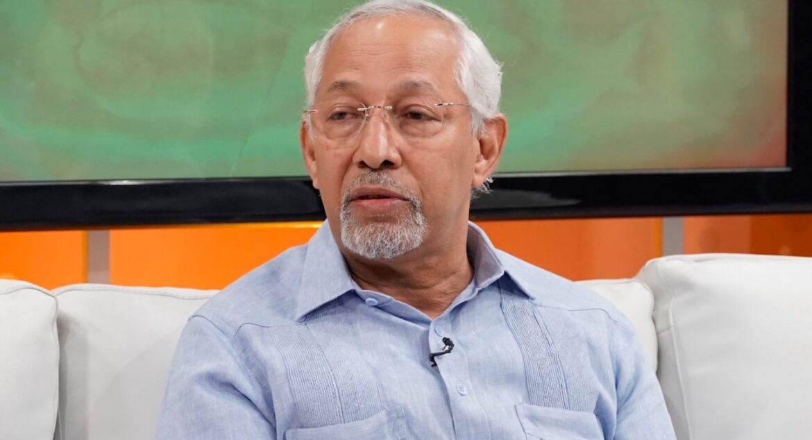 Ángel Hernández: «La evaluación docente no avanza por la ADP»