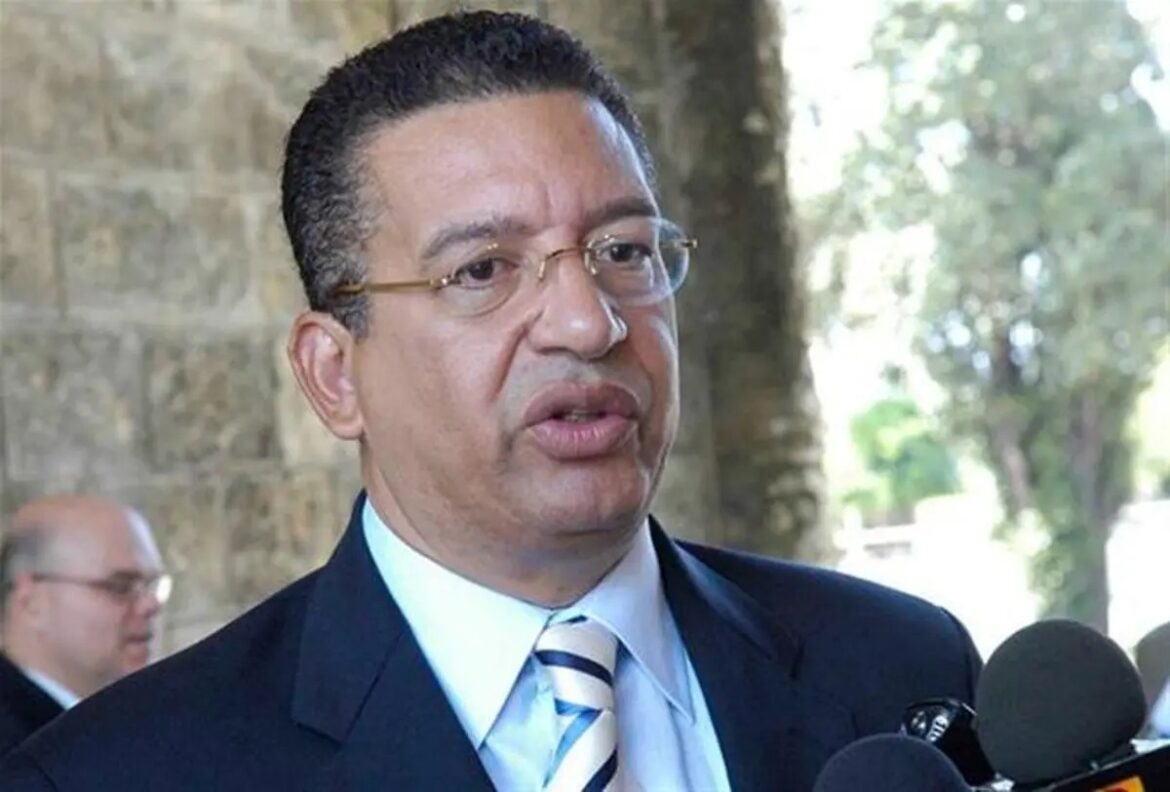 Johnny Jones afirma Abinader se crece como gobernante al escuchar al pueblo y retirar la reforma
