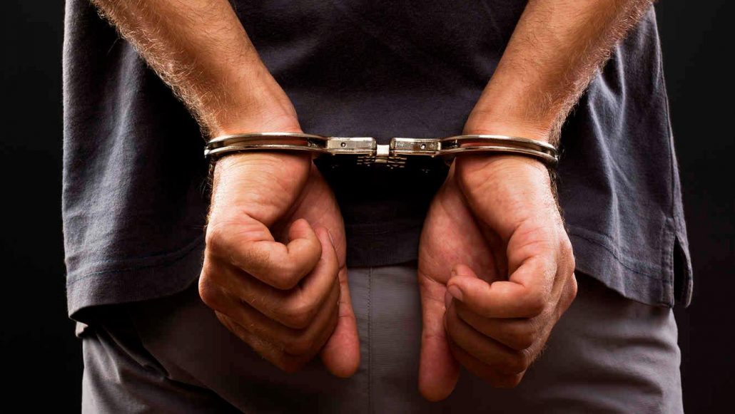 Arrestan presunto implicado en muerte de hombre en sector Villa Faro