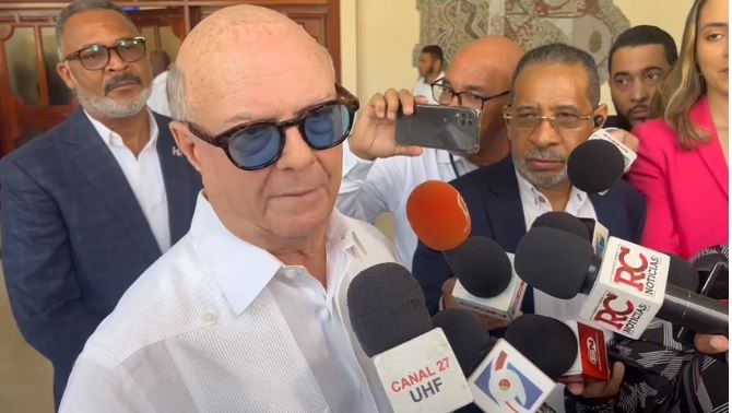 Hipólito Mejía emplaza al director Bienes Nacionales a precisar "mafia" de tierra en su Gobierno