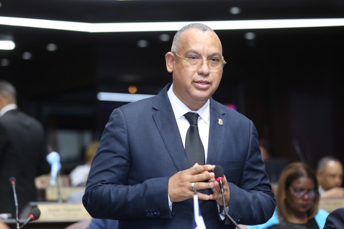Alexis Jiménez valora Gobierno prolongue hasta el 16 de junio servicio gratuito Teleférico Alcarrizos