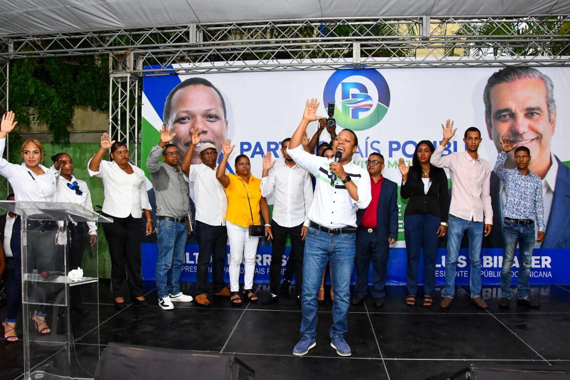 País Posible juramenta nuevos miembros en Peravia