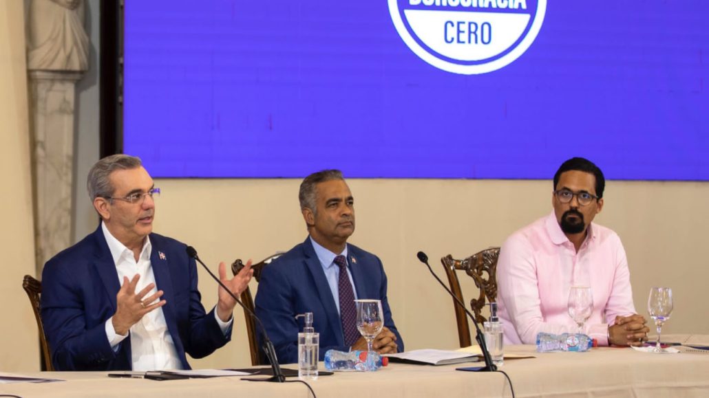 Presidente Abinader destaca logros del Programa Burocracia Cero