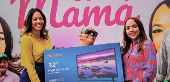 Regidora Tayluma Calderón y Leandra Acosta llenan de alegria corazones a mujeres SDE en celebración del “Dia de las Madres”