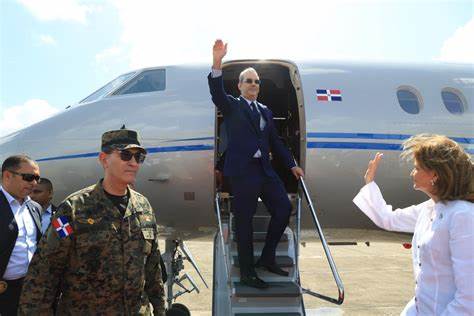 Luis Abinader parte hacia Bahamas para participar en reunión de Caricom
