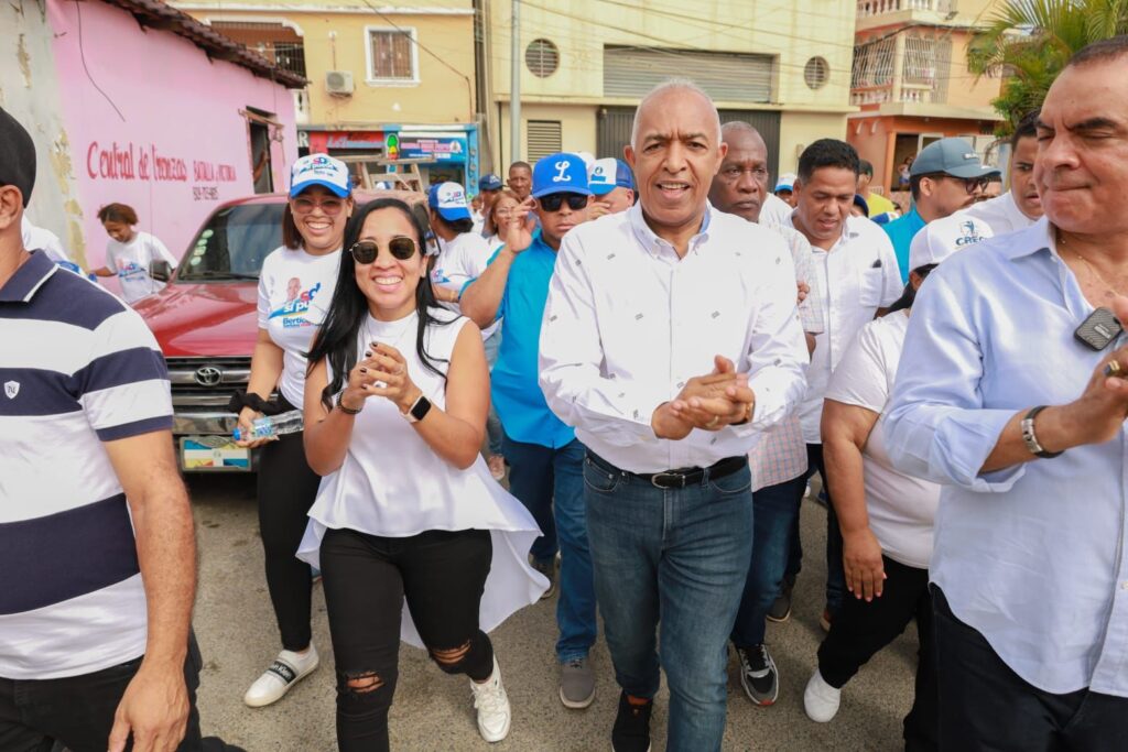 Bertico Santana se compromete a proteger los espacios naturales de SDE
