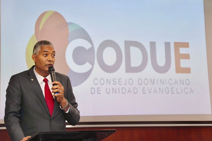 Presidente CODUE advierte Elizabeth no es pastora y recomiendo no seguirla
