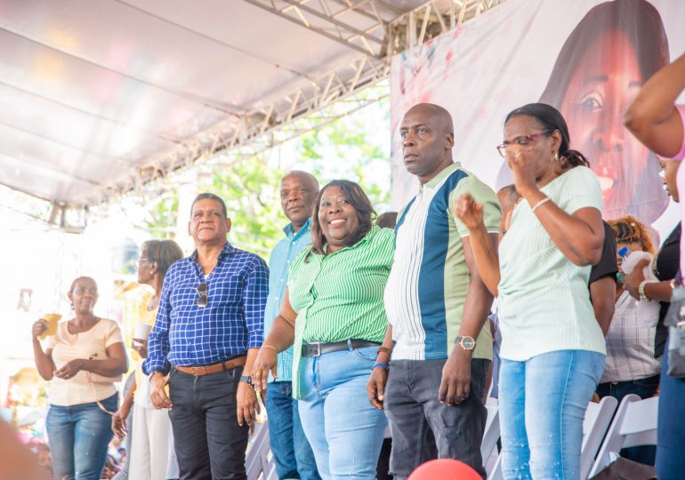 Diputada Dulce Rojas celebra fiesta a más de 5 mil madres de SDN