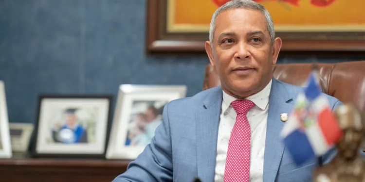Senador Franklin Romero afirma Omar sería el candidato más difícil de vencer
