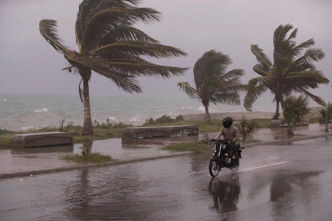 COE declara 18 provincias en alerta verde y amarilla por lluvias
