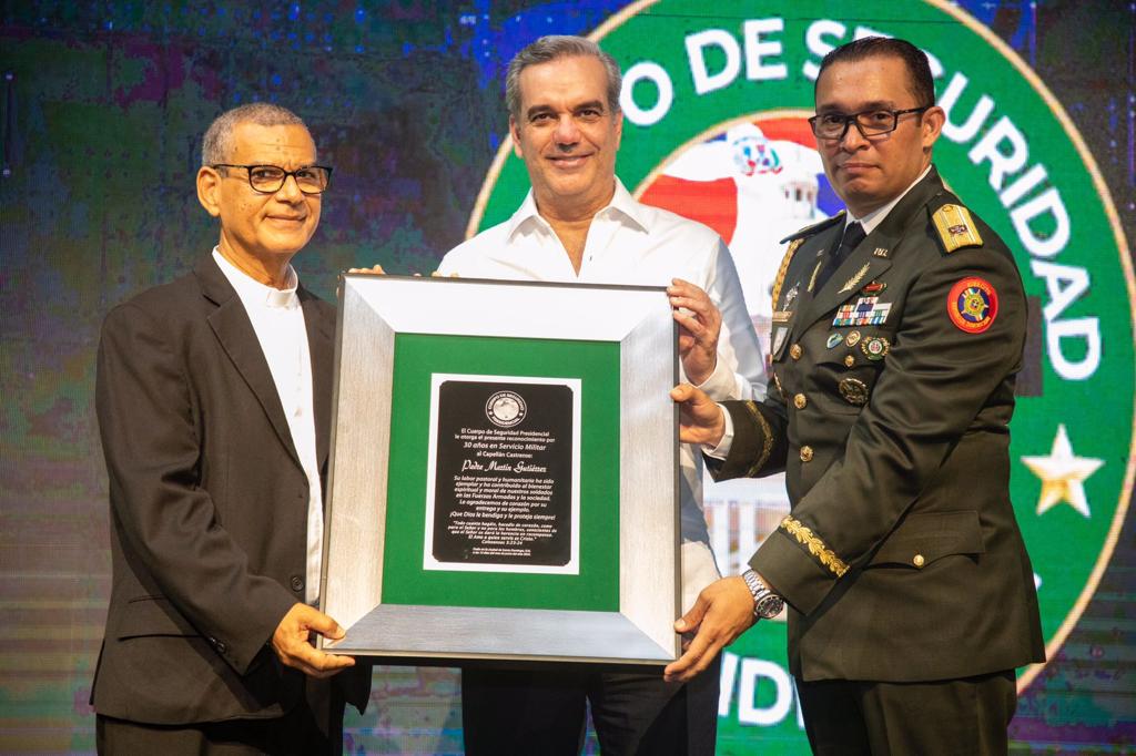 Luis Abinader asiste acto del 94 aniversario del CUSEP
