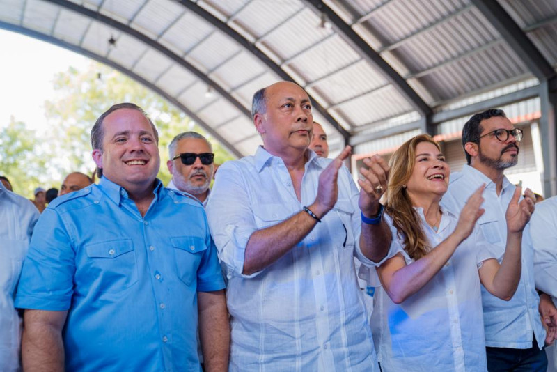 El PRM juramenta a Luis René Canaan Rojas, pasado senador de Hermanas Mirabal por el PLD