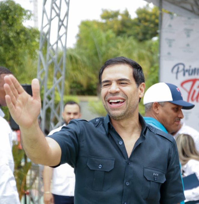 Robertico desmiente negaran botellita de agua a periodista en jornada de Propeep