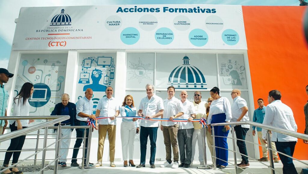 Abinader supervisa e inaugura obras en distintos puntos del país