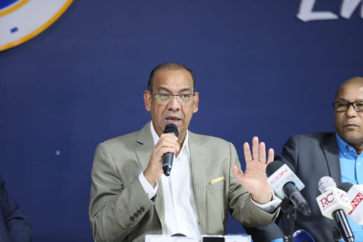 Deligne Ascención: Sería tonto pensar que el PRM inscribiría en su padrón a Danilo Medina o Leonel Fernández