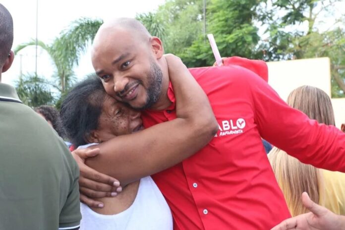 Pablo Román lanza precandidatura a regidor por la circunscripción número uno de Santo Domingo Este.