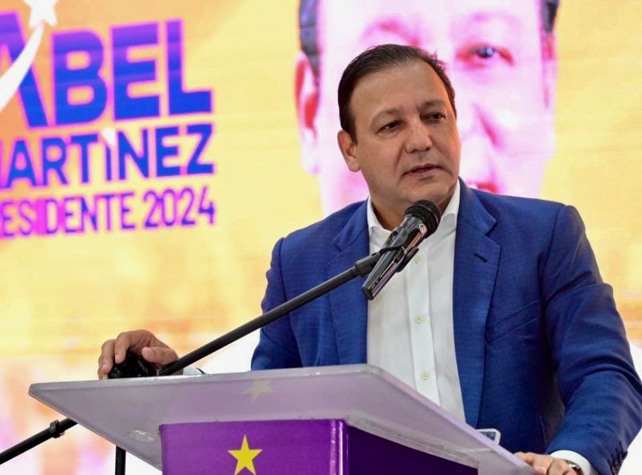 Abel Martínez se reúne con empresarios de SDE; aborda propuestas sobre delincuencia y economía