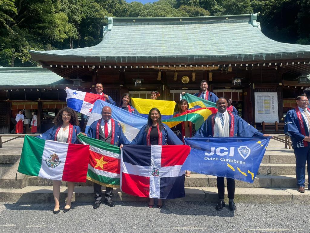María Alejandra Mora representa con éxito a República Dominicana en la Academia Internacional de Liderazgo JCI en Japón.