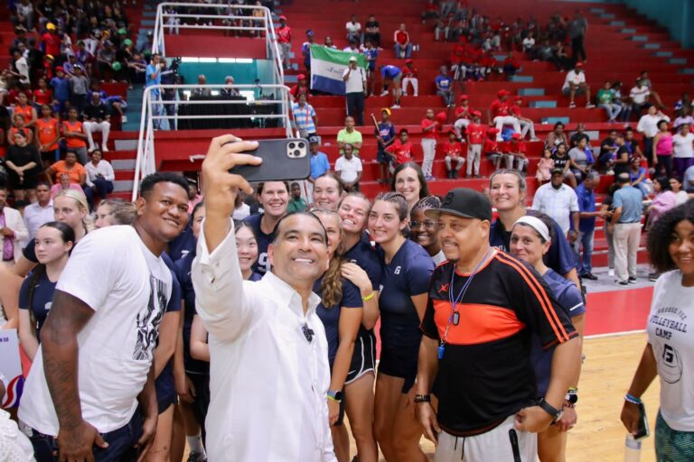 Luis Alberto: insta a los jóvenes deportistas a no abandonar los estudios
