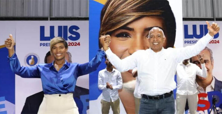 Luz Jiménez celebra acto multitudinario en SDE, brinda apoyo político a Bertico Santana