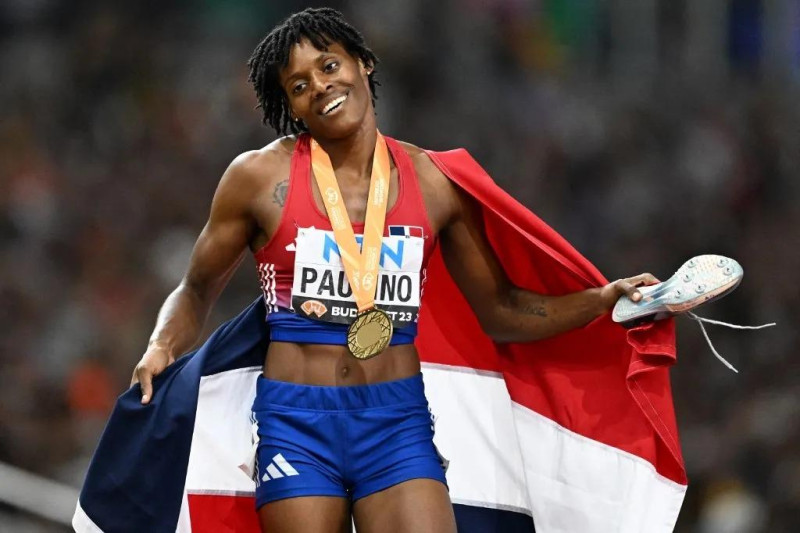 Kelvin Cruz anuncia que Marileidy Paulino competirá en el relevo mixto 4×400 en Juegos Centroamericanos