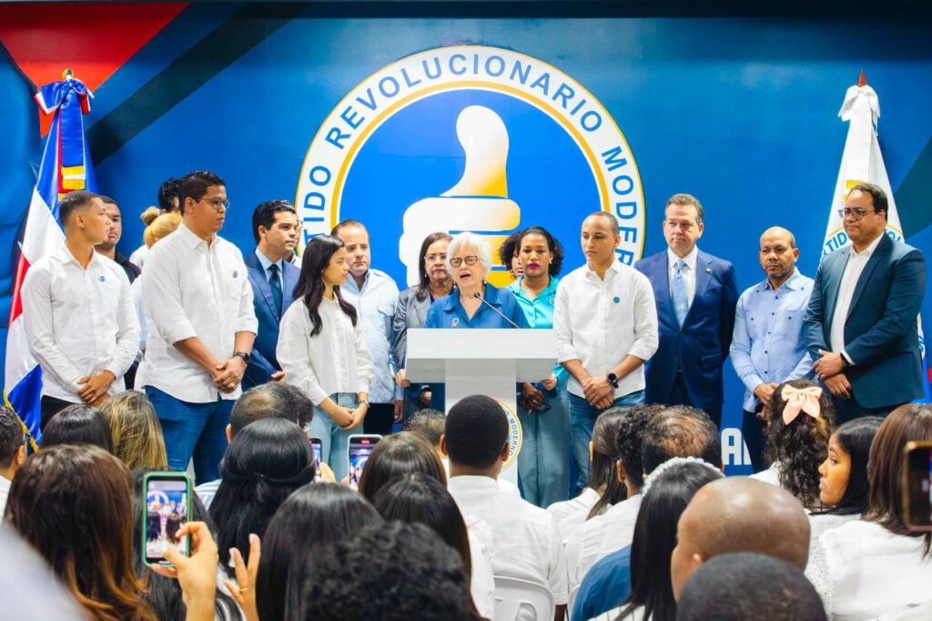 Formalizan inscripción de Abinader como precandidato presidencial del PRM