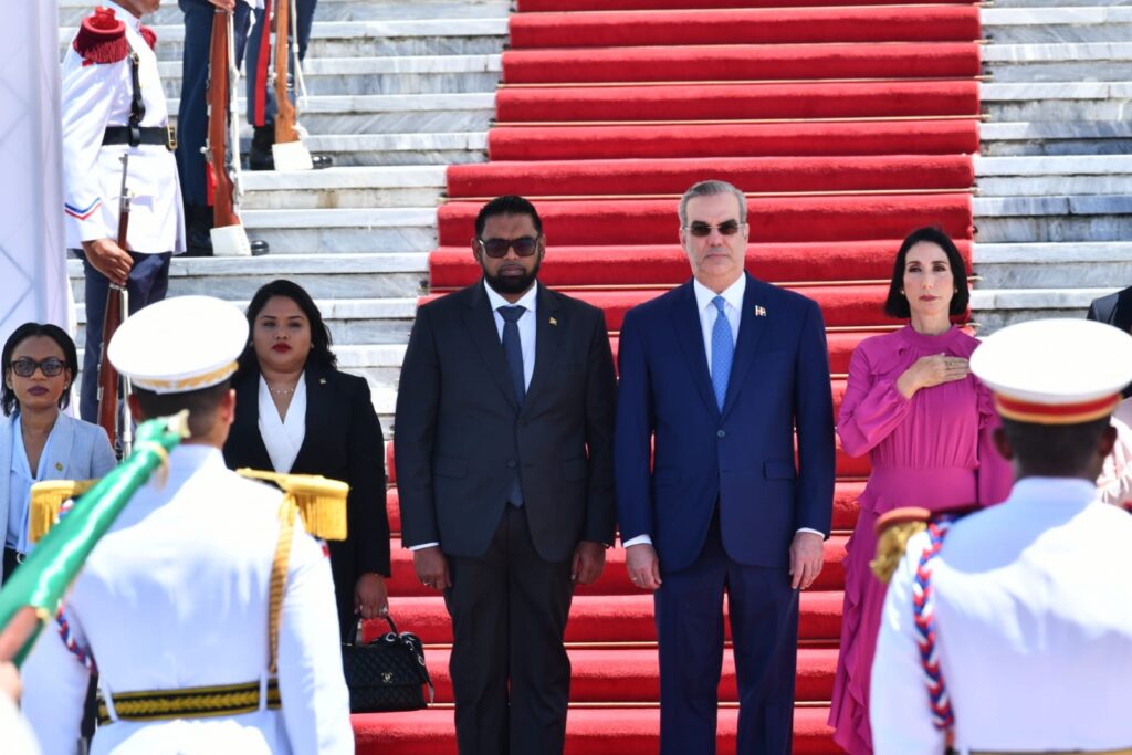 Presidente Abinader recibe a su homólogo de Guyana con quien firmará acuerdos esta tarde