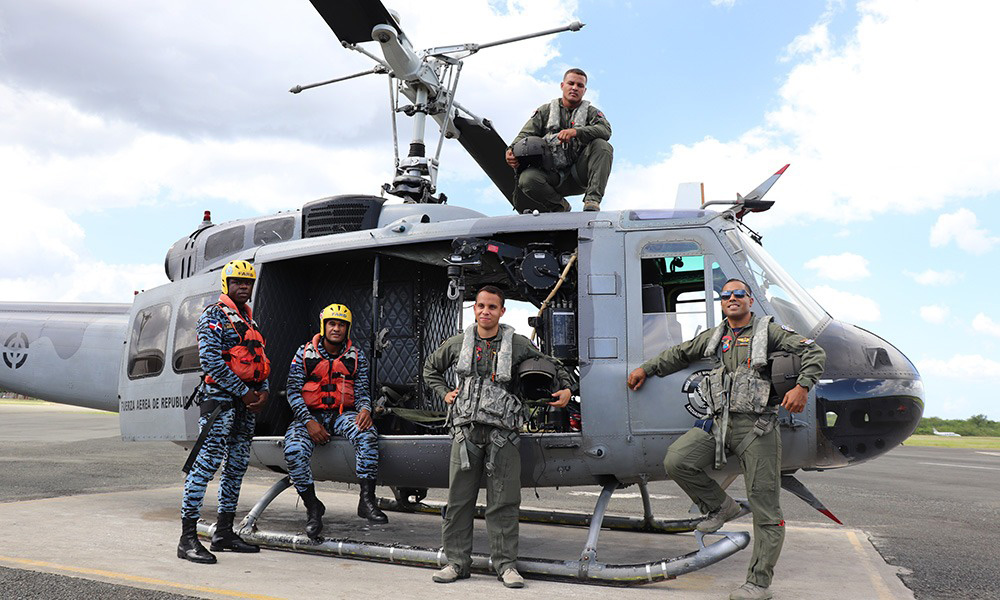 Abinader dispone creación de base aérea en Barahona