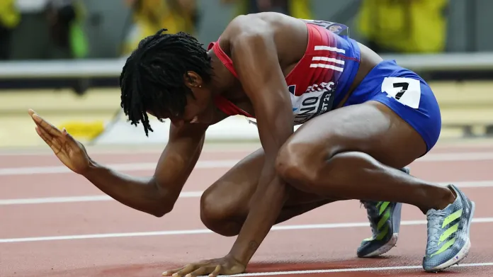 Marileidy Paulino se baña de oro en Mundial de Atletismo