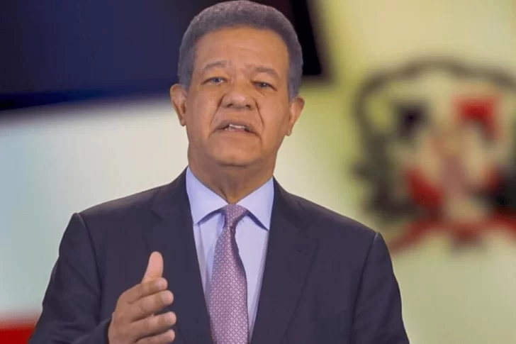 Leonel anuncia presentación con la prensa y dice que es momento de escuchar "La Voz Del Pueblo"