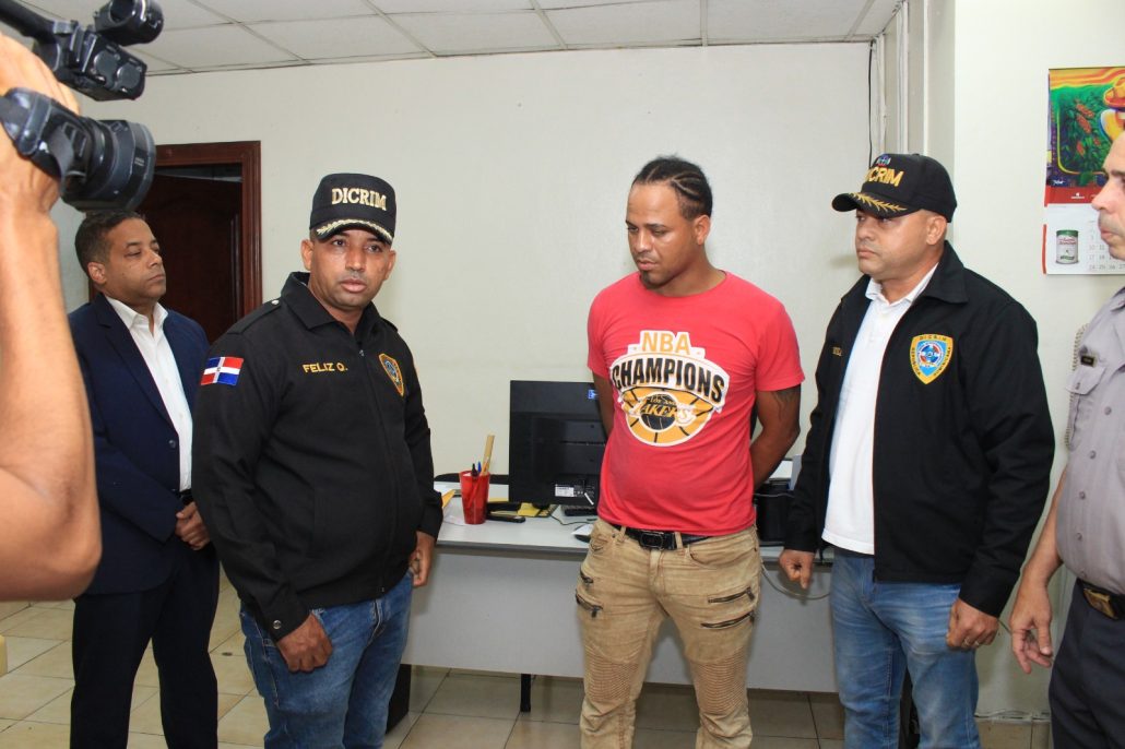 Se entrega hombre buscado por homicidios de dos vigilantes en Villa Mella