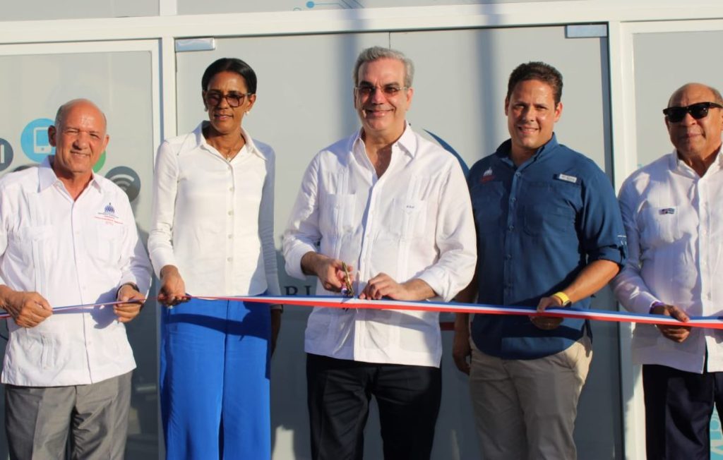 Presidente Abinader y ministro Bonilla entregan CTC en San Rafael del Yuma