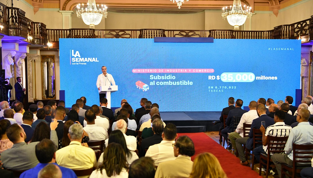Abinader explica plan “A Comer: Del Campo al Colmado”