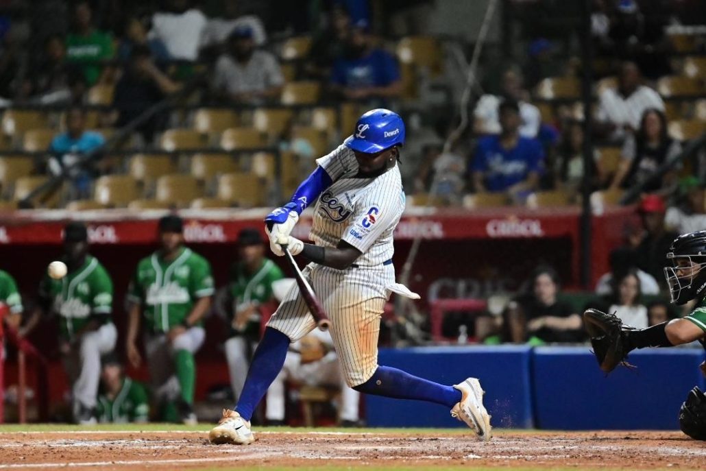 Michael De León lideró tercera victoria consecutiva del Licey en Lidom
