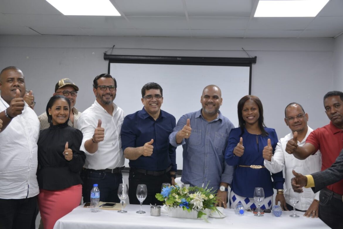 Paúl Almánzar y su equipo político se suman a la candidatura de Dio Astacio a la Alcudia de SDE