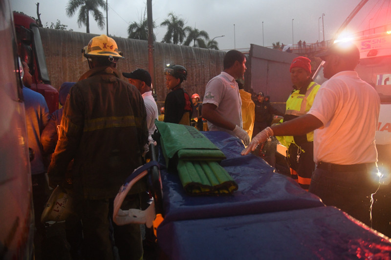 Cinco de los fallecidos estaban dentro del mismo carro.