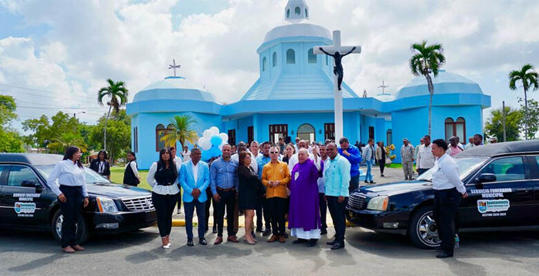 Alcalde Manuel Jiménez pone a disposición carros fúnebres para residentes de Santo Domingo Este
