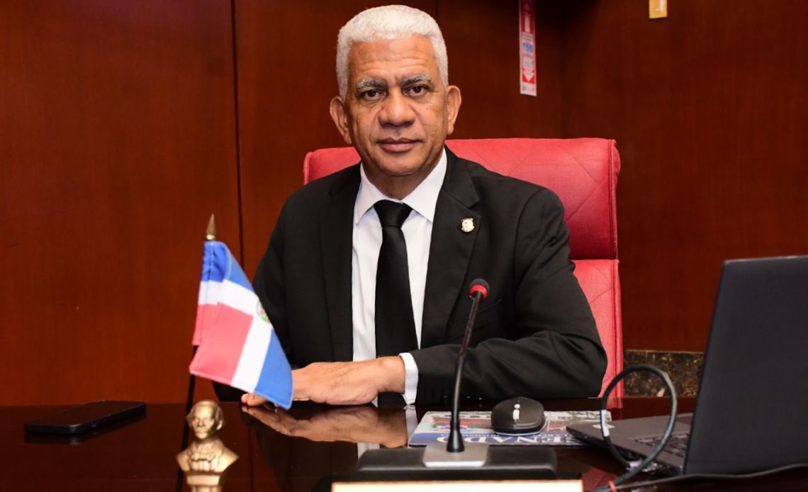 Presidente del Senado destaca labor de congresistas que no repitieron