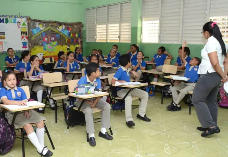 Acta de nacimiento física ya no será necesaria para inscribirse en las escuelas