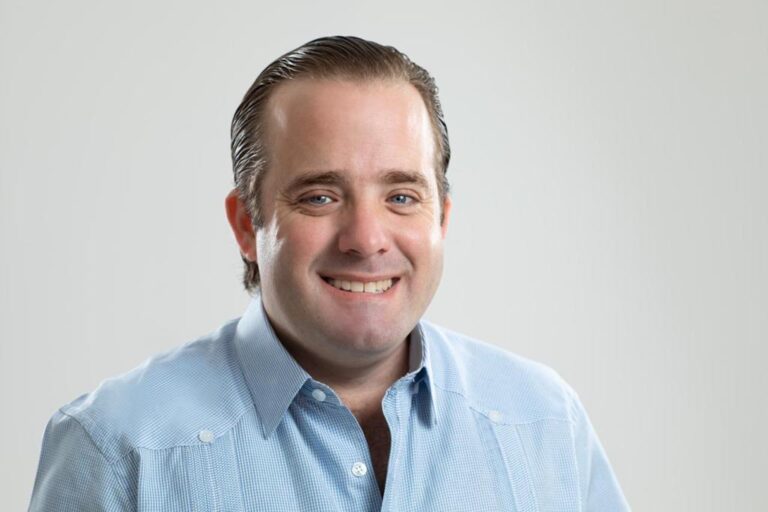 “El Partido Revolucionario Moderno no ha recibido un peso del diputado Gutiérrez y nosotros no tenemos nada de qué preocuparnos”, expresó.