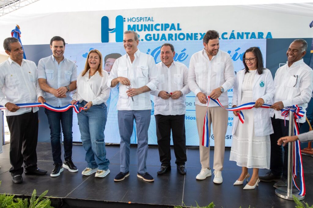 Luis Abinader inaugura Carretera Rancho Arriba- Nizao reclamada por 20 años