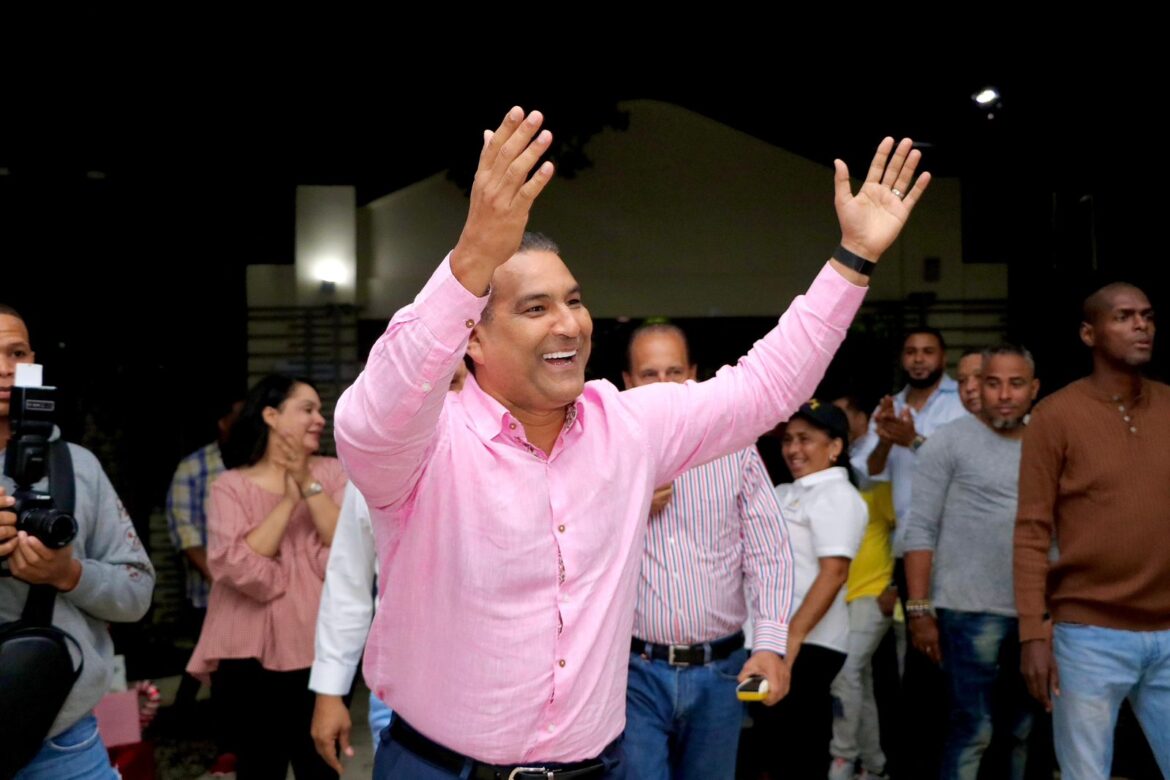 Luis Alberto dice que su candidatura está como los espaguetis: “Crecen, crecen y crecen”