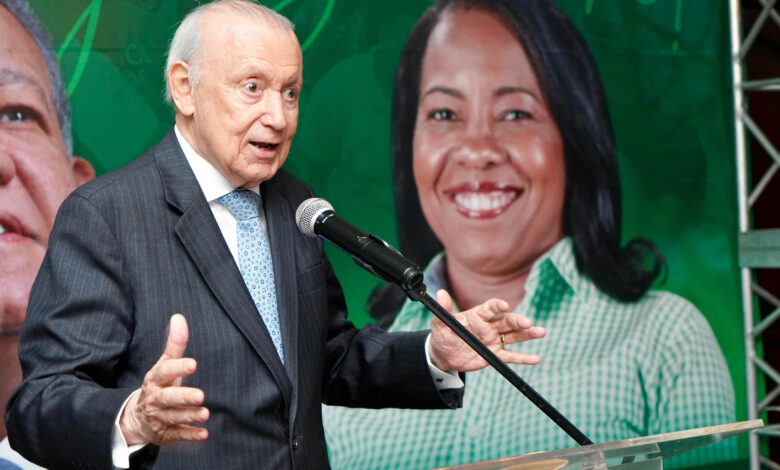 Alburquerque pide al PLD actuar unidos y apartar los intereses partidarios… con Leonel de candidato