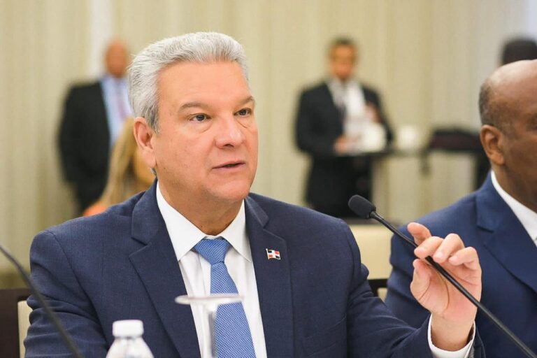 Auditoría certifica transparencia y cumplimiento en gestión de Lisandro Macarrulla en el Ministerio de la Presidencia